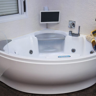 Frequently Asked Questions About Tub Repair Plumbing Projects